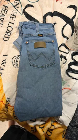 Lainey Wilson Wrangler Straight Leg Jeans thumbnail 3