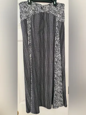 Black and White Patterned Maxi Skirt Size XL thumbnail 2