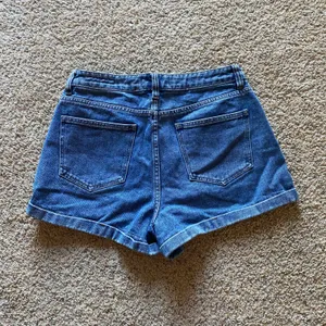 PacSun ‼️ June Blue Denim Mom Shorts‼️ thumbnail 6