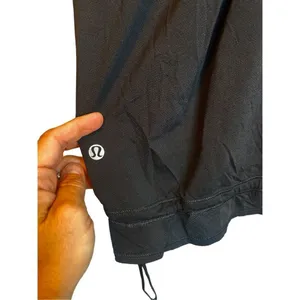 Lululemon Black Ta Ta Topper Run Athletic Cinch Hem Tank Top Women’s size 6 thumbnail 4