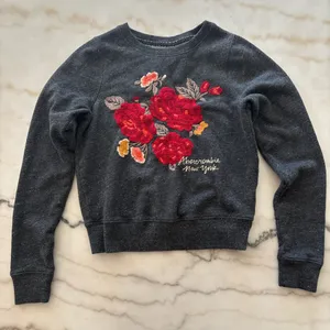 Abercrombie & Fitch Gray Sweatshirt Floral Embroidered Rose Y2K size XS thumbnail 2