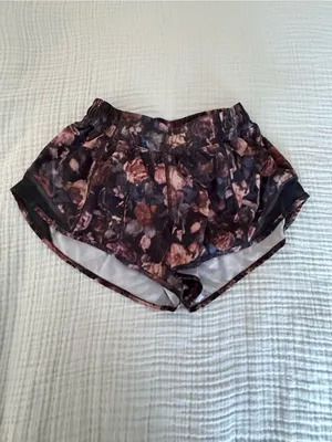 lululemon athletica Low Rise Hotty Hot Floral Print Athletic Shorts thumbnail 2