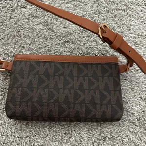 Michael Kors MK Logo Belt Bag thumbnail 4