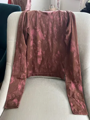 Lululemon Long Sleeve Swiftly Tech with Thumb holes thumbnail 1