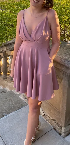 Pink dress with pockets thumbnail 1