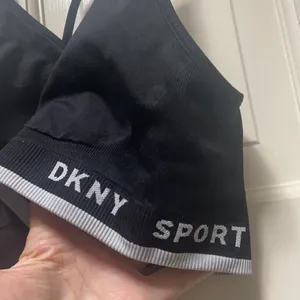 DKNY Sport Womens Black Strappy Seamless Low-Impact Padded Sports Bra Si… #7 thumbnail 5