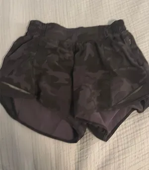 Camo Black Lululemon Hotty Hot Shorts 4" thumbnail 1
