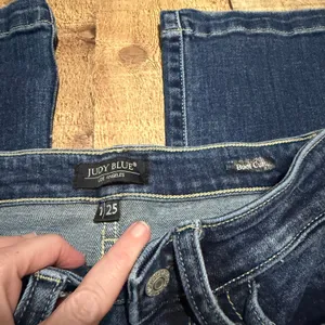 Judy Blue Women's Dark Denim Distressed Boot Cut Jeans Sz 1/25 Western Boho thumbnail 4