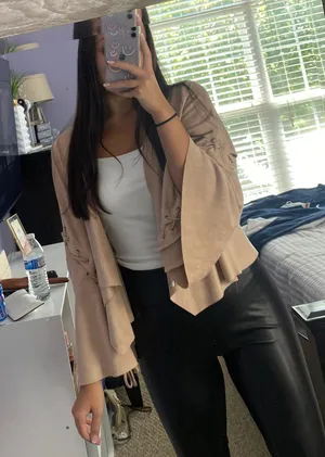 Size M thumbnail 1