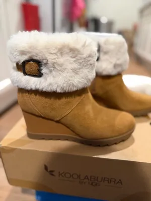 Koolaburra by UGG Elladine wedges booties with white faux fur trim, size US 7.5 thumbnail 3