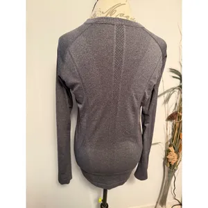 Lululemon Swiftly Tech Long Sleeve Shirt Grey Heathered‎ Size 10 thumbnail 3