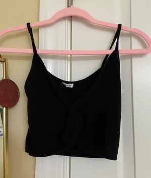 Garage crop tank thumbnail 2