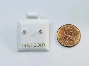 ❤️ 14k gold girl tiny earrings studs ❤️ Screwback ❤️ ❤️ Aretes pequeños de niña con zirconia blanca pequeñitos ❤️ Oro de 14 Kilates ❤️ Broqueles de tornillo thumbnail 3