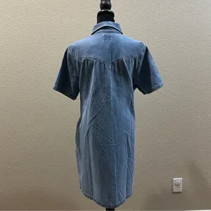 Levi's Large button up dress thumbnail 3