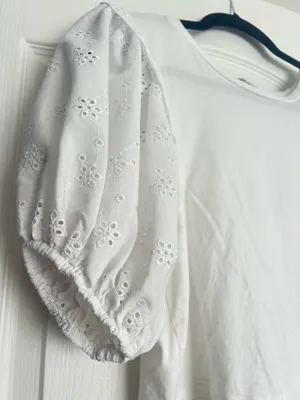 ZARA top with eyelet sleeves thumbnail 3