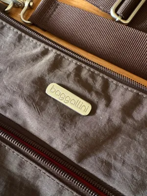 Baggallini big zipper Crossbody Nylon thumbnail 3