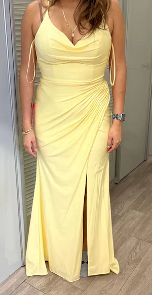 Formal Dress Size 6 thumbnail 1