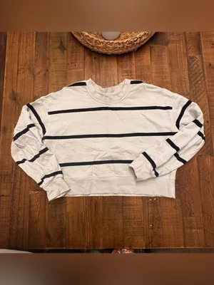 Lululemon Perfectly Oversized Crew thumbnail 2