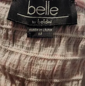 NWT Belle by Bellidini Pink/White Blouse Size Medium Very Stretchy Material thumbnail 3