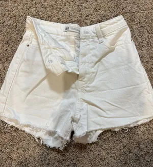 ZARA White Denim Shorts thumbnail 2