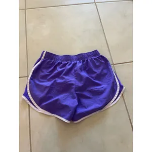 Women's purple Nike athletic shorts small‎ thumbnail 3