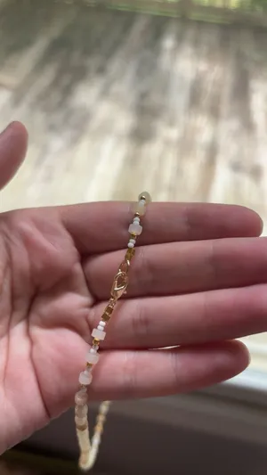 White and Gold Beaded Necklace thumbnail 3