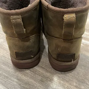 UGG Classic Mini Leather Bomber Boot thumbnail 5