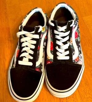 Vans Unisex Old Skool Sneakers Multicolor Black Floral Suede Low Top thumbnail 1