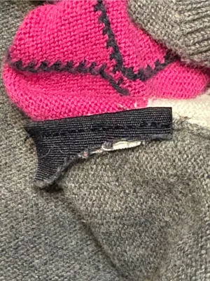 Tommy Hilfiger Gray, Pink & White Argyle V-Neck Cardigan size S 100% Pima Cotton thumbnail 6