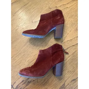Clarks Women’s Burgundy Suede Ankle Boots Zip Block Heel Round Toe US 10 M thumbnail 2