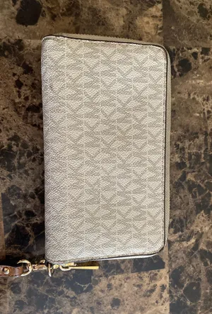 Michael Kors Wallet thumbnail 3