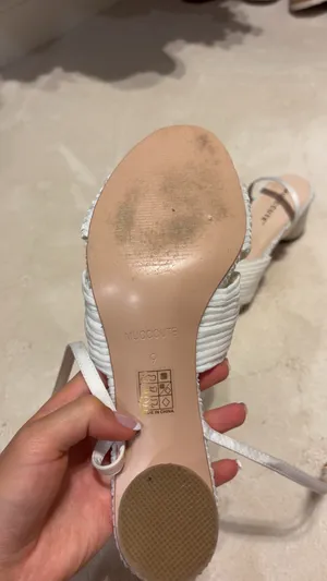 Gucci white heels with a bow size 9 for hoco/ prom/ homecoming/ graduation/ parties thumbnail 2