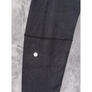 Lululemon Women's Black Cargo Leggings High Rise Zip Pockets Sz 8 thumbnail 3