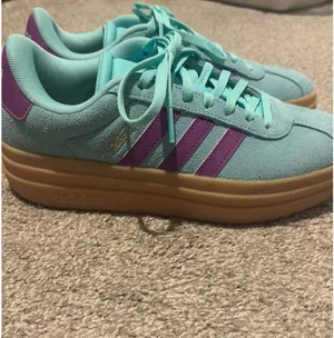 Adidas Tennis Shoes thumbnail 3