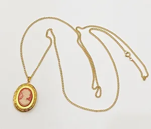 Vintage Gold tone Cameo Locket Necklace thumbnail 5