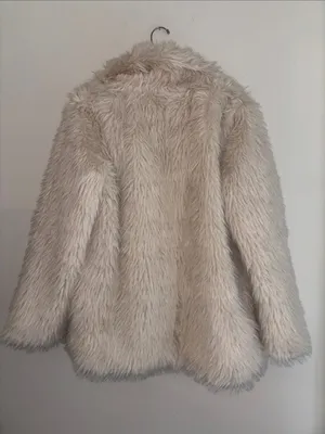 Simplee Cream Color Faux Fur Coat Size‎ Medium thumbnail 2