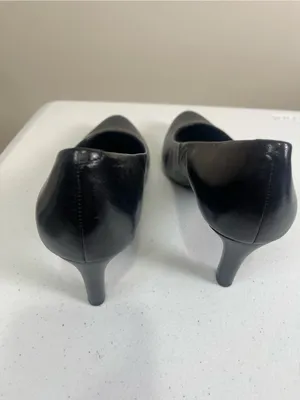Lauren Ralph Lauren Black Leather Pointed Toe Heels thumbnail 7
