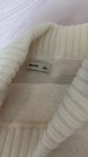 Hollister Sweater thumbnail 2