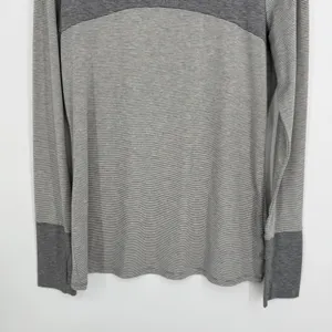 Toad&Co Swifty Long Sleeve Tunic Medium Gray Striped Thumbhole Hiking Gorpcore thumbnail 3