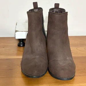 Maurices Rebel Brown Faux Suede Floral Embossed Ankle Boots 10M 111972-REBEL thumbnail 4
