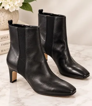 Calvin Klein Cassia Black Leather Square Toe Chelsea Ankle Booties 11M thumbnail 1