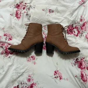 Forever 21 Tan Boots thumbnail 4