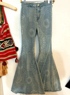 FREE PEOPLE FLOAT ON BELL BOTTOMS SZ 26 light blue batik print EUC thumbnail 1