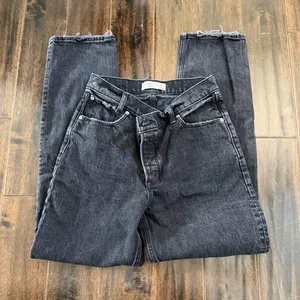 Abercrombie Crossover Dad High Rise Jean thumbnail 1