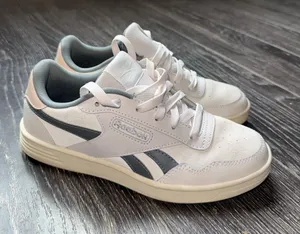 Reebok women’s White & Gray Low-Top Sneakers thumbnail 1