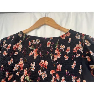 Old Navy Smocked Peplum Hem Top Womens Size XXL Black Floral V-Neck Long Sleeve thumbnail 4