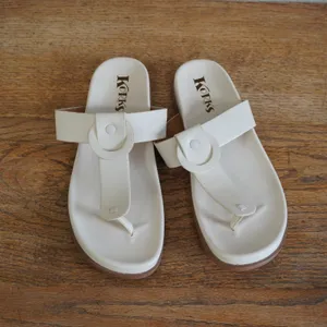 Korks White Thong Sandals Flat T-Strap Slide Shoes Womens 9M Minimalist Vacation thumbnail 2