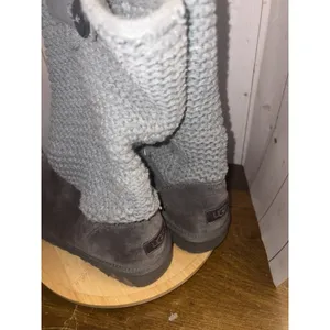 UGG Shaina boots gray size‎ 9 Wear Tall Or Cuffed/folded thumbnail 4