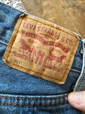 LEVI'S High-Rise Distressed Button-Fly Denim Midi Shorts 27 Classic Casual thumbnail 3