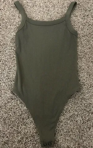 American Eagle Green ribbed bodysuit thumbnail 1